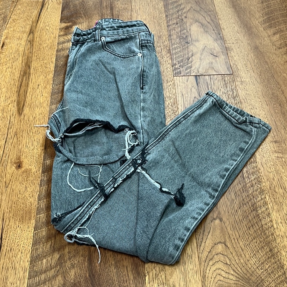 Edikted Woman’s Light Black Ripped Jeans Size S